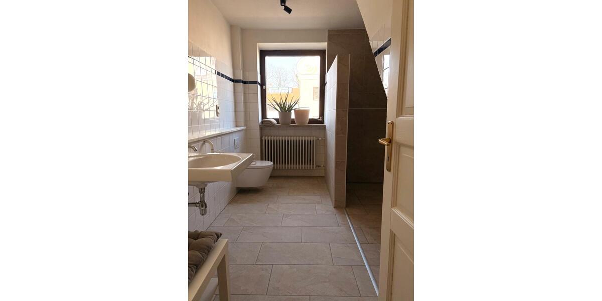 Wohnen auf Zeit Rudelzhausen - 4 Zimmer, 90 m&sup2;, 18&euro; | Angebot:25843547