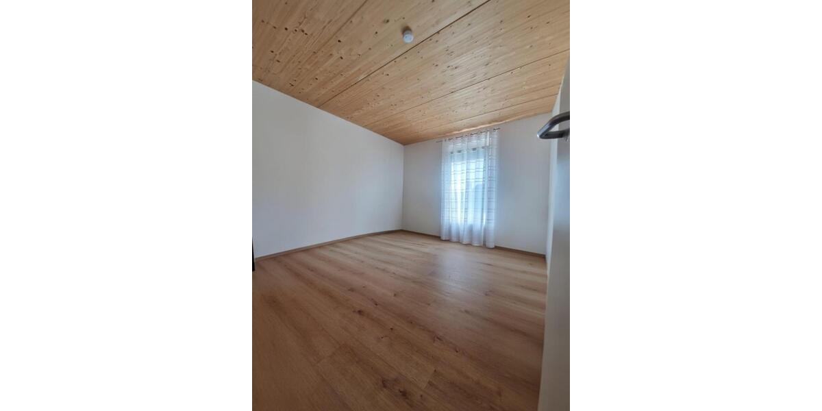 Erdgeschoßwohnung Hambrücken - 3 Zimmer, 118 m&sup2;, 1.370&euro; | Angebot:26048165