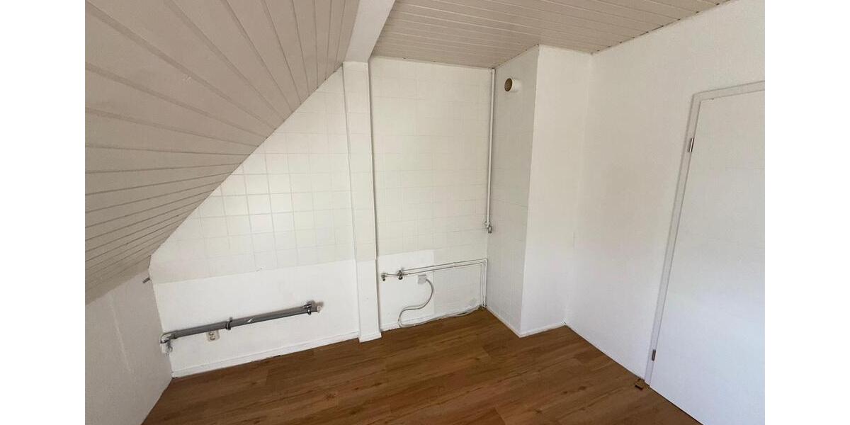 Etagenwohnung Eisenach - 2 Zimmer, 63 m&sup2;, 390&euro; | Angebot:19936153