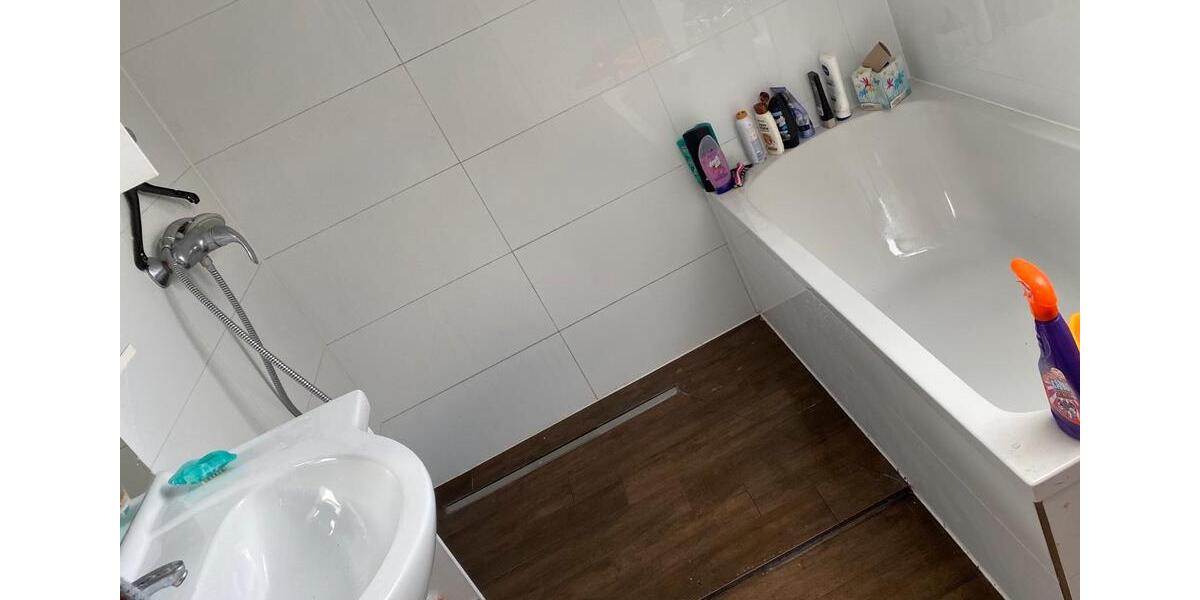 Dachgeschoßwohnung Ingelheim am Rhein - 2.5 Zimmer, 100 m&sup2;, 1.400&euro; | Angebot:25873825