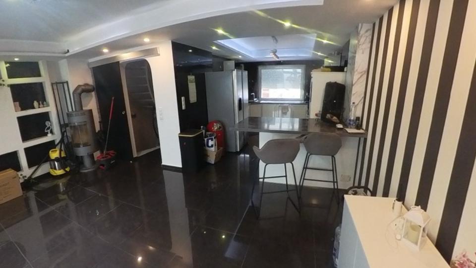 Etagenwohnung Hameln Kernstadt - 4 Zimmer, 150 m&sup2;, 1.300&euro; | Angebot:26555800