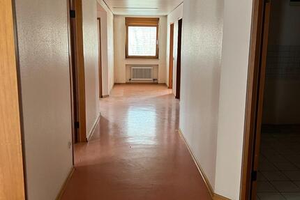 Praxis- oder Bürofläche in Ortsmitte von Unterkochen mit Parkplätze zu vermieten zimmer