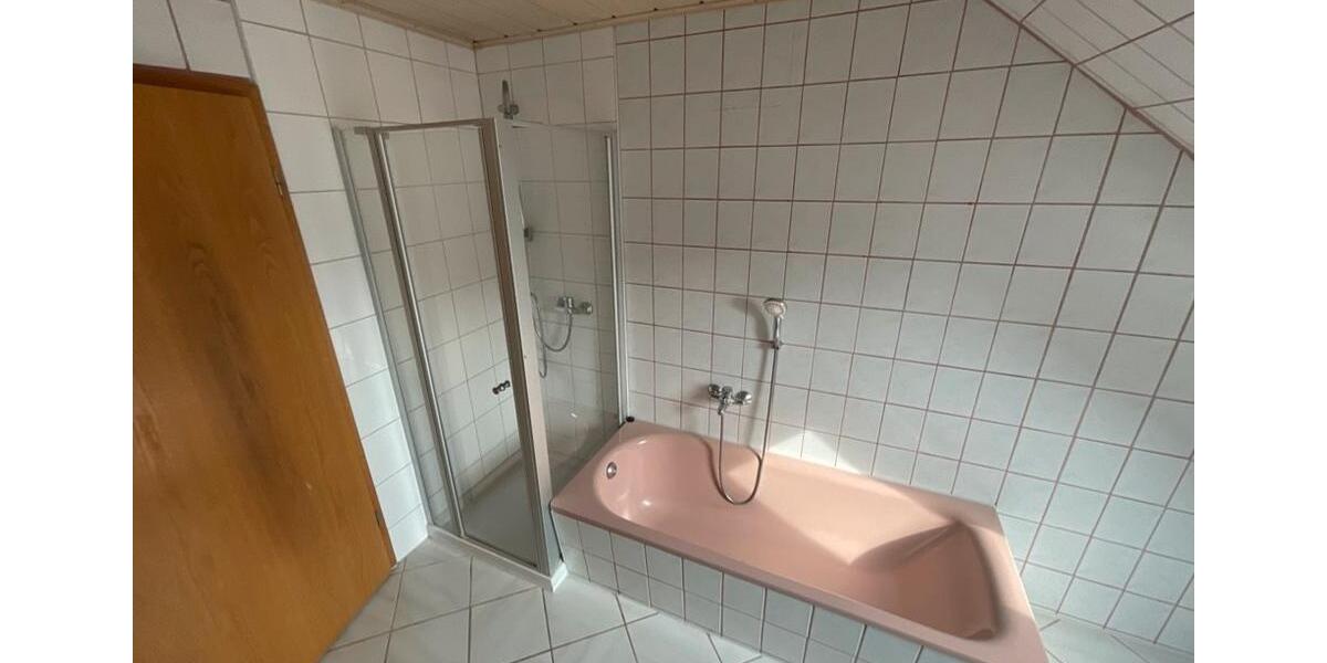 Dachgeschoßwohnung Kindelbrück - 3 Zimmer, 88 m&sup2;, 520&euro; | Angebot:22553780
