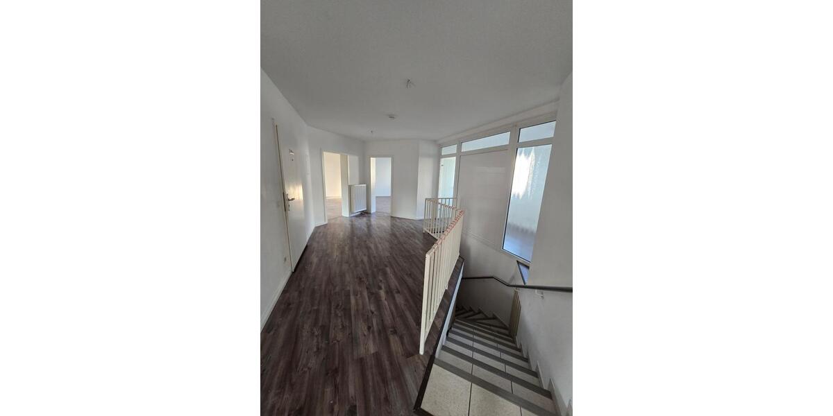 Erdgeschoßwohnung Falkensee - 5 Zimmer, 141 m&sup2;, 2.000&euro; | Angebot:24553142