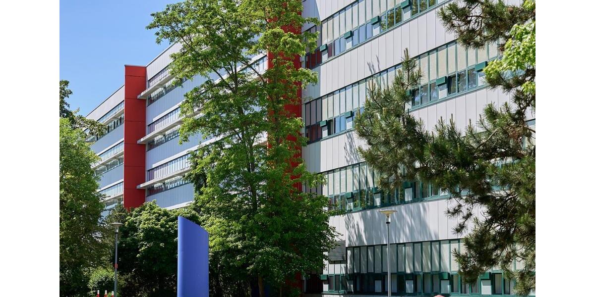 Gut angebundene Lagerfläche mit Aufzügen und 247- Zugang zimmer