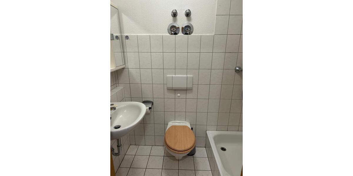 Dachgeschoßwohnung Großröhrsdorf - 3 Zimmer, 70 m&sup2;, 417&euro; | Angebot:24466900