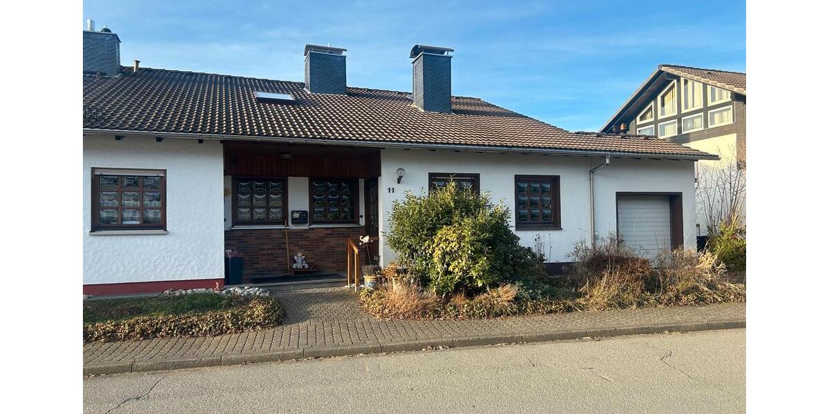 Große Mietwohnung mit Garagen - Bad Berleburg-Stadt 6 zimmer