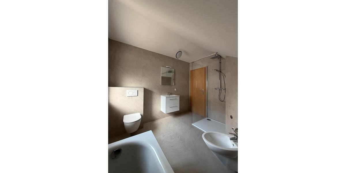 Etagenwohnung Gladenbach - 4 Zimmer, 135 m&sup2;, 1.300&euro; | Angebot:25784291