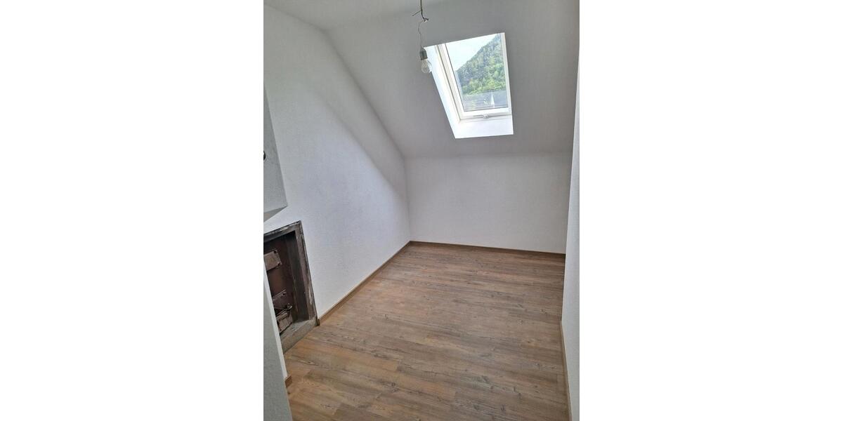 Dachgeschoßwohnung Utzenfeld - 3 Zimmer, 84 m&sup2;, 823&euro; | Angebot:26529061