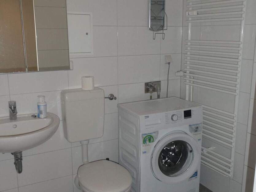 Im schönsten Haus der Straße - helle, geräumige 1-Raumwohnung 1 zimmer