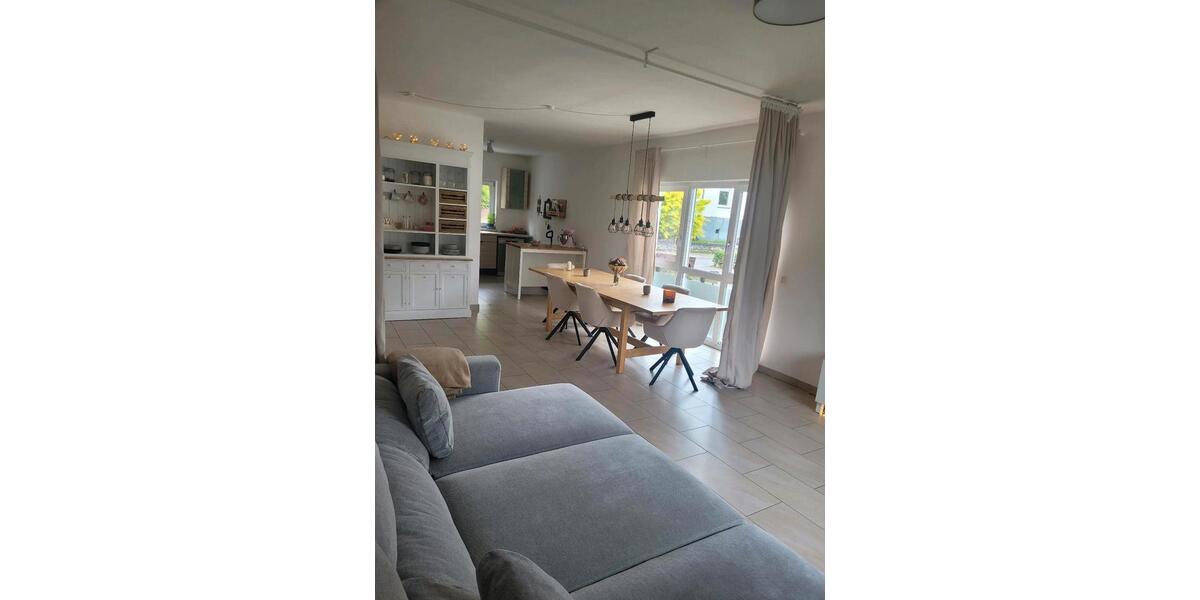 Terrassenwohnung Wiehl - 3 Zimmer, 120 m&sup2;, 1.200&euro; | Angebot:26538387