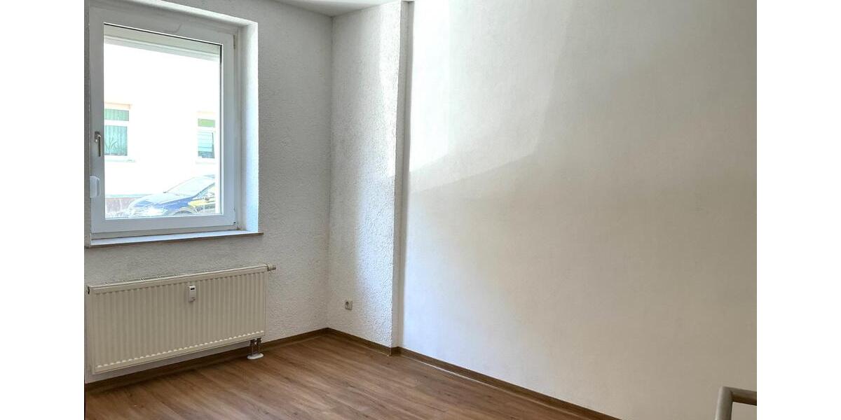 Erdgeschoßwohnung Crimmitschau - 2 Zimmer, 57 m&sup2;, 335&euro; | Angebot:26536086