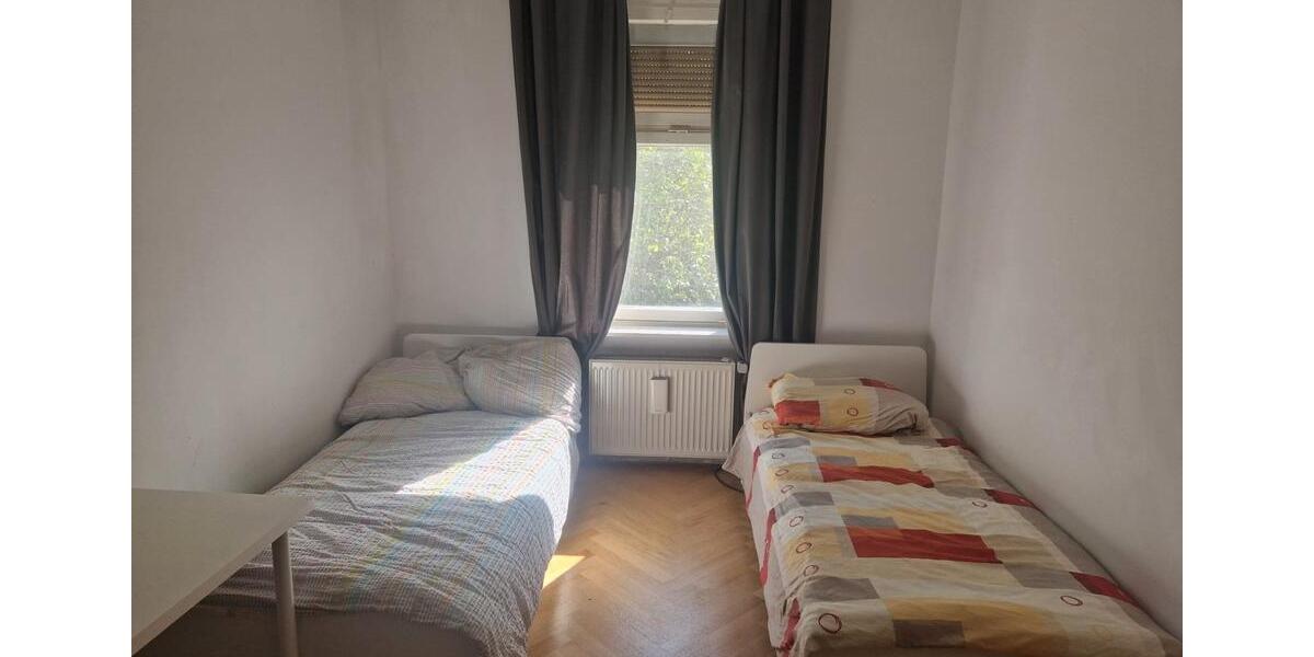 Erdgeschoßwohnung Berlin Steglitz-Zehlendorf - 4 Zimmer, 104 m&sup2;, 2.000&euro; | Angebot:26029801