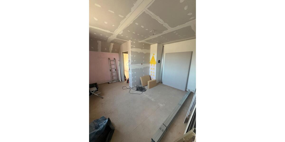 Dachgeschoßwohnung Frankenberg (Sachsen) - 4 Zimmer, 120 m&sup2;, 1.045&euro; | Angebot:26071742