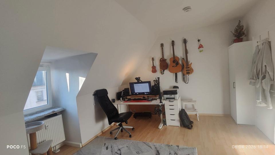 Dachgeschoßwohnung Weiden in der Oberpfalz - 3 Zimmer, 90 m&sup2;, 840&euro; | Angebot:26050494