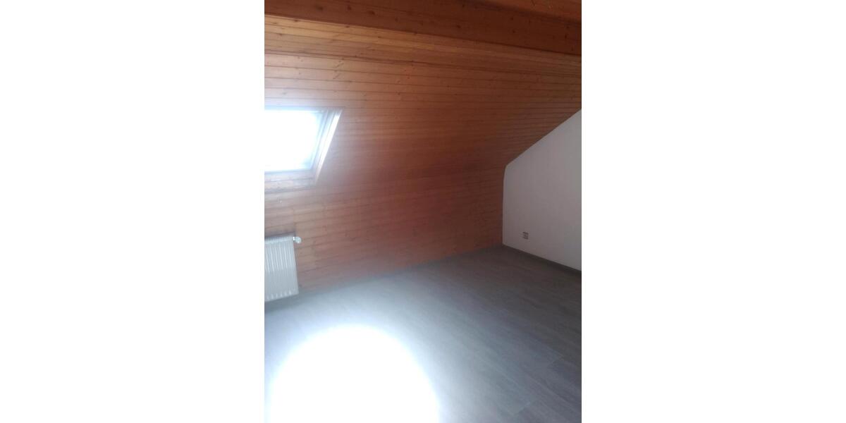 Dachgeschoßwohnung Bad Honnef - 3 Zimmer, 65 m&sup2;, 600&euro; | Angebot:26241838