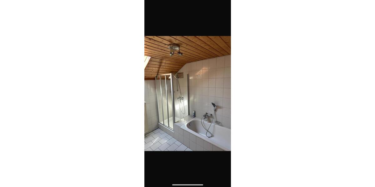 Dachgeschoßwohnung Dingolfing - 3.5 Zimmer, 670&euro; | Angebot:23530583