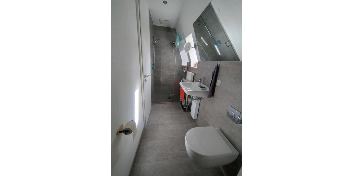 Dachgeschoßwohnung Hannover - 2 Zimmer, 71 m&sup2;, 1.200&euro; | Angebot:25256934