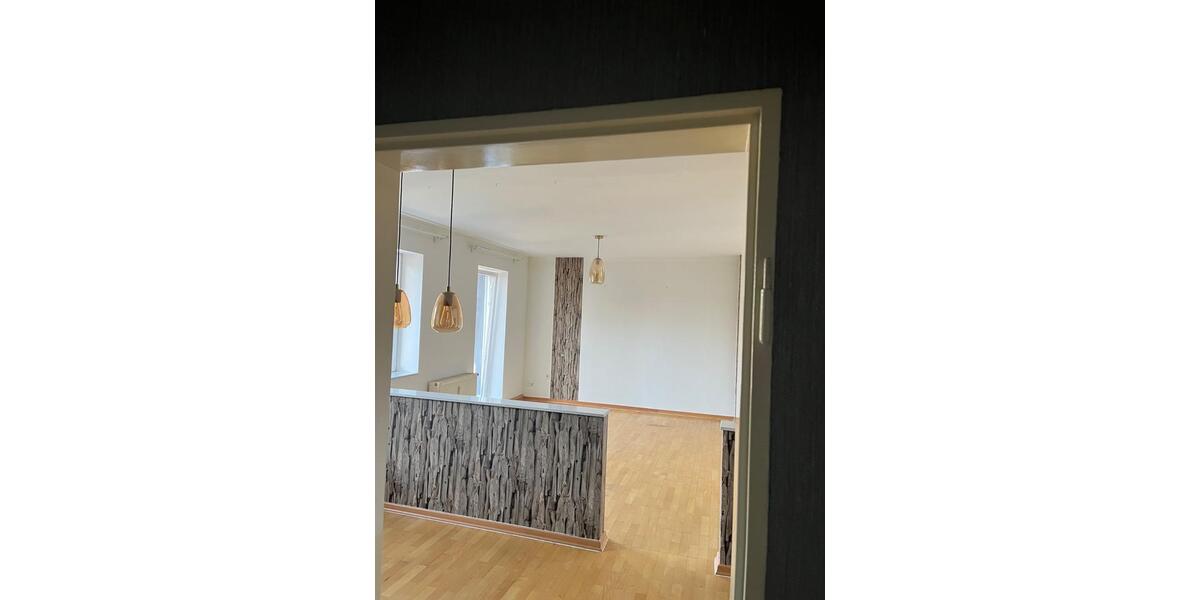 Etagenwohnung Rösrath - 4 Zimmer, 119 m&sup2;, 1.450&euro; | Angebot:25995534
