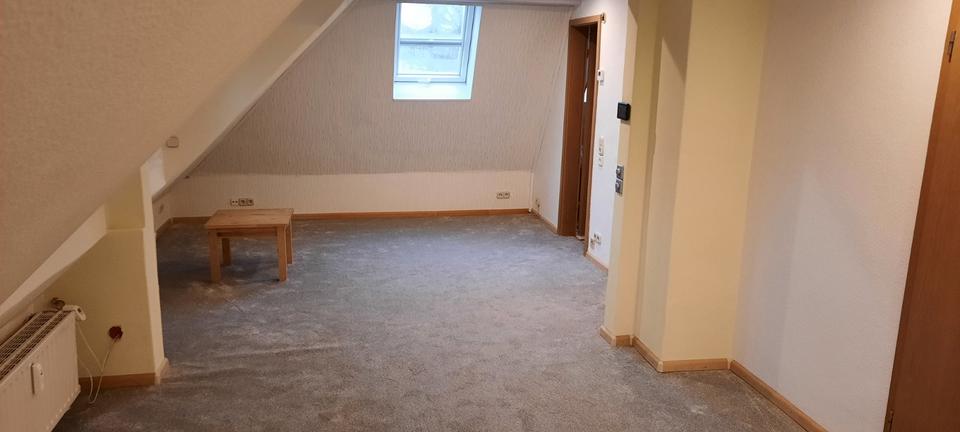 Dachgeschoßwohnung Iserlohn Sümmern - 2 Zimmer, 30 m&sup2;, 220&euro; | Angebot:25100432