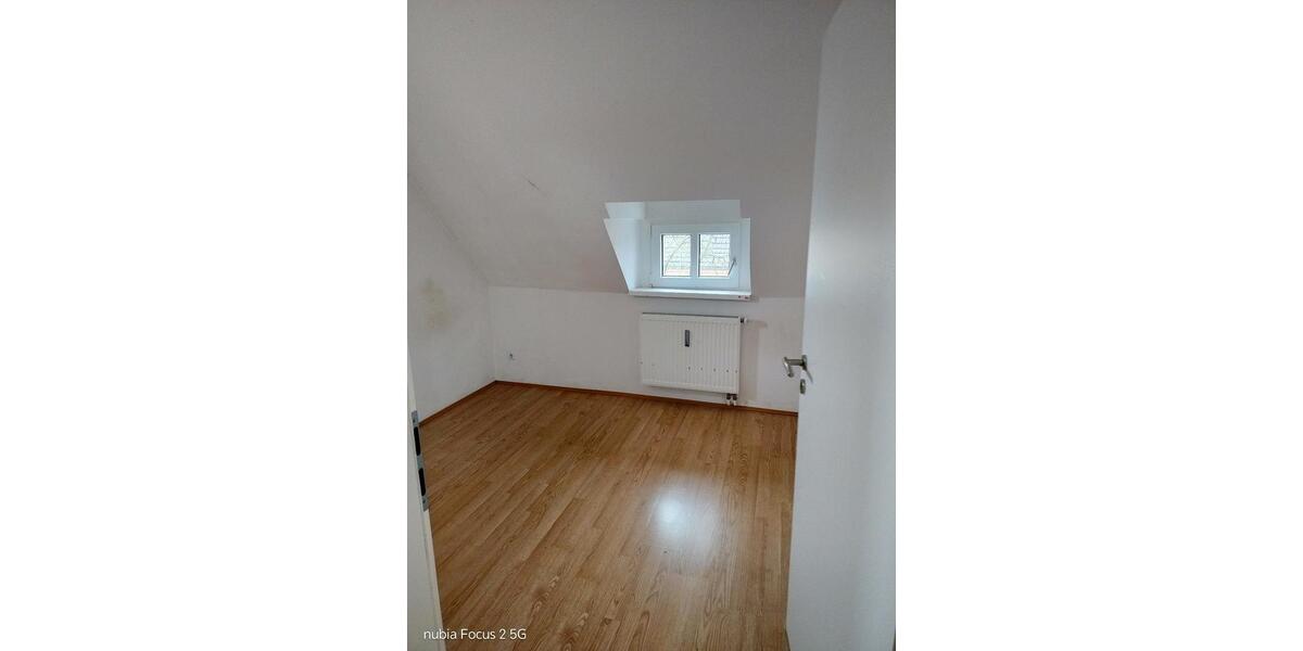 Dachgeschoßwohnung Dinslaken Hiesfeld - 2 Zimmer, 60 m&sup2;, 850&euro; | Angebot:25538873