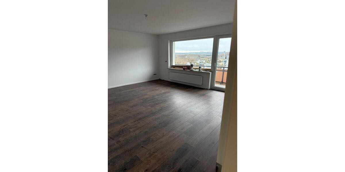 Helle 3 Zimmer Wohnung mit Balkon kernsaniert in Dehrn 3 zimmer
