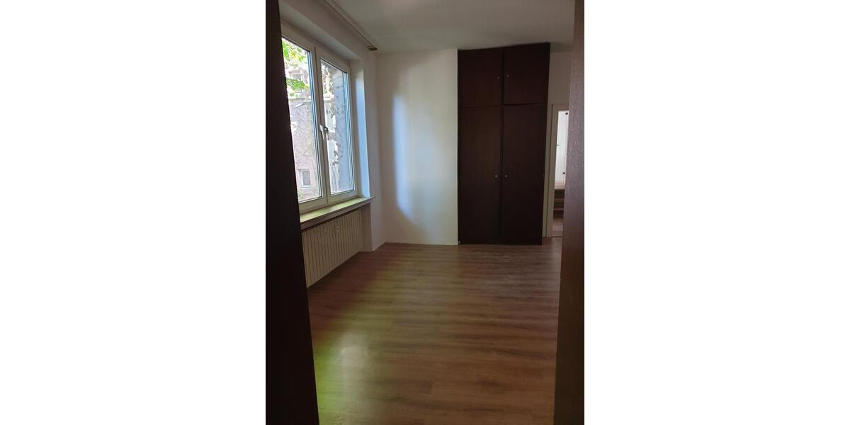 Etagenwohnung Duisburg Mittelmeiderich - 5 Zimmer, 159 m&sup2;, 1.110&euro; | Angebot:25163793