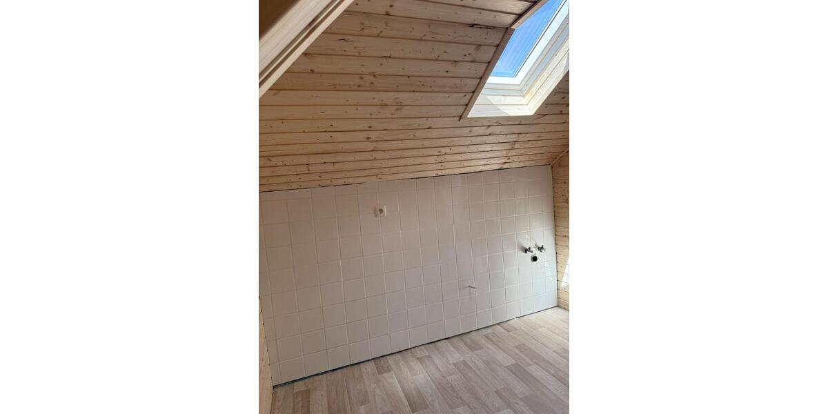 Dachgeschoßwohnung Reiskirchen - 3 Zimmer, 66 m&sup2;, 590&euro; | Angebot:24878830