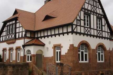 Haus Kaiserslautern - 7 Zimmer, 300 m&sup2;, 2.500&euro; | Angebot:24872073