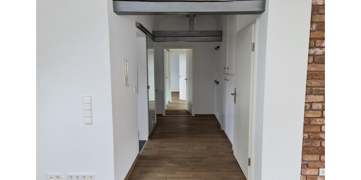 Dachgeschoßwohnung Stuttgart Stuttgart-Ost - 3.5 Zimmer, 96 m&sup2;, 1.600&euro; | Angebot:26641216