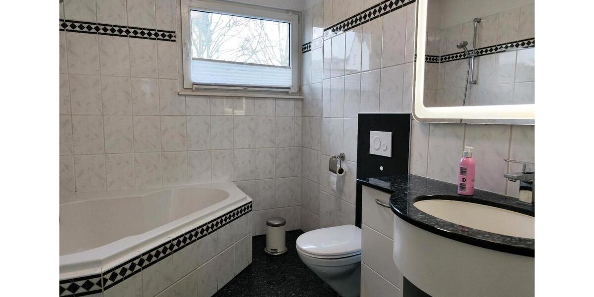 Etagenwohnung Seevetal - 3 Zimmer, 145 m&sup2;, 2.150&euro; | Angebot:26044093