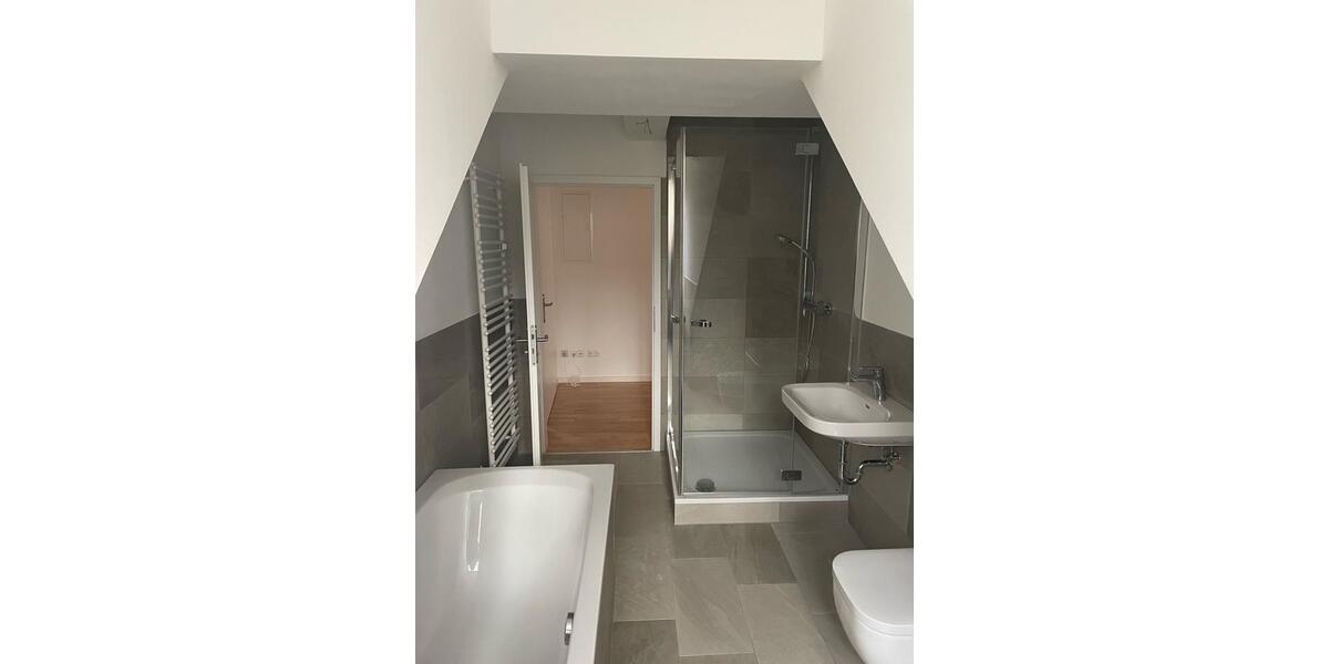 Dachgeschoßwohnung Jena - 3 Zimmer, 78 m&sup2;, 1.100&euro; | Angebot:24847860