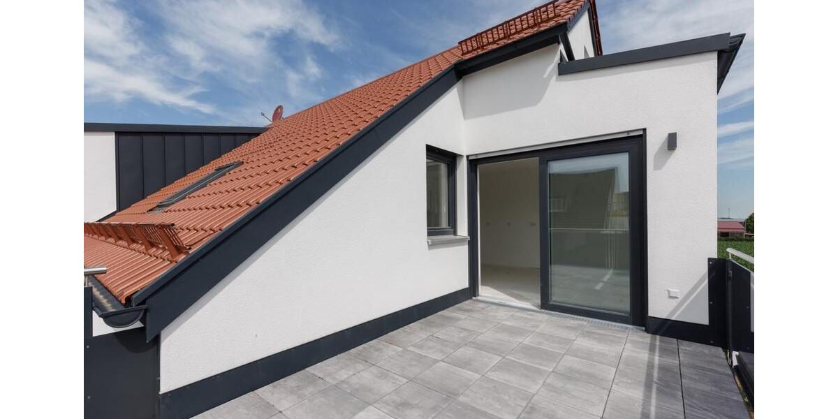 Moderne Dachgeschosswohnung mit Küche: Erstbezug 3 zimmer