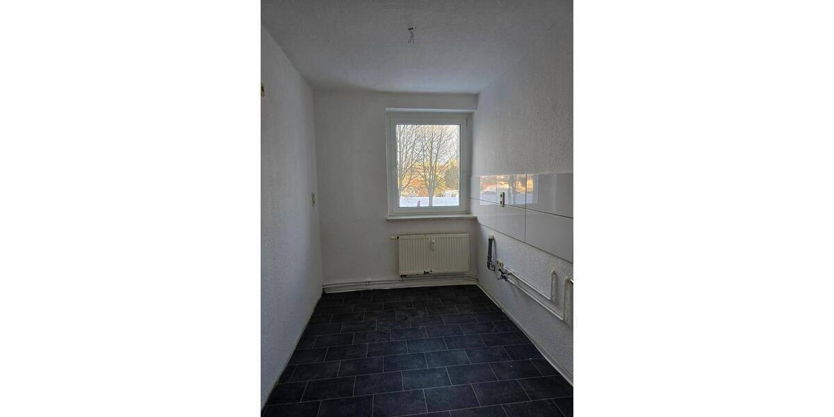 Etagenwohnung Hainichen - 4 Zimmer, 70 m&sup2;, 342&euro; | Angebot:24847412