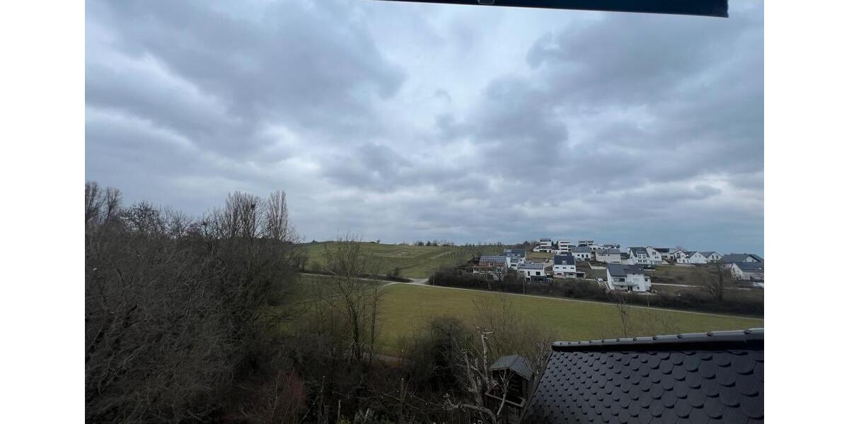 Dachgeschoßwohnung Ubstadt-Weiher Weiher - 4 Zimmer, 100 m&sup2;, 1.350&euro; | Angebot:24295262