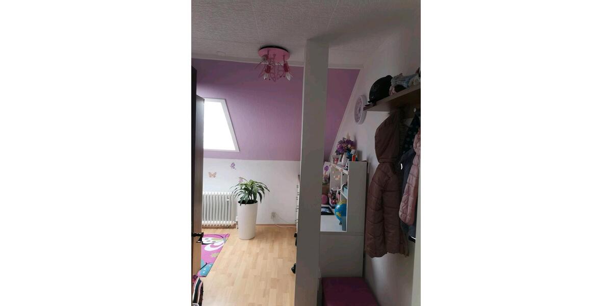 Dachgeschoßwohnung Taunusstein - 3 Zimmer, 86 m&sup2;, 1.196&euro; | Angebot:26466647