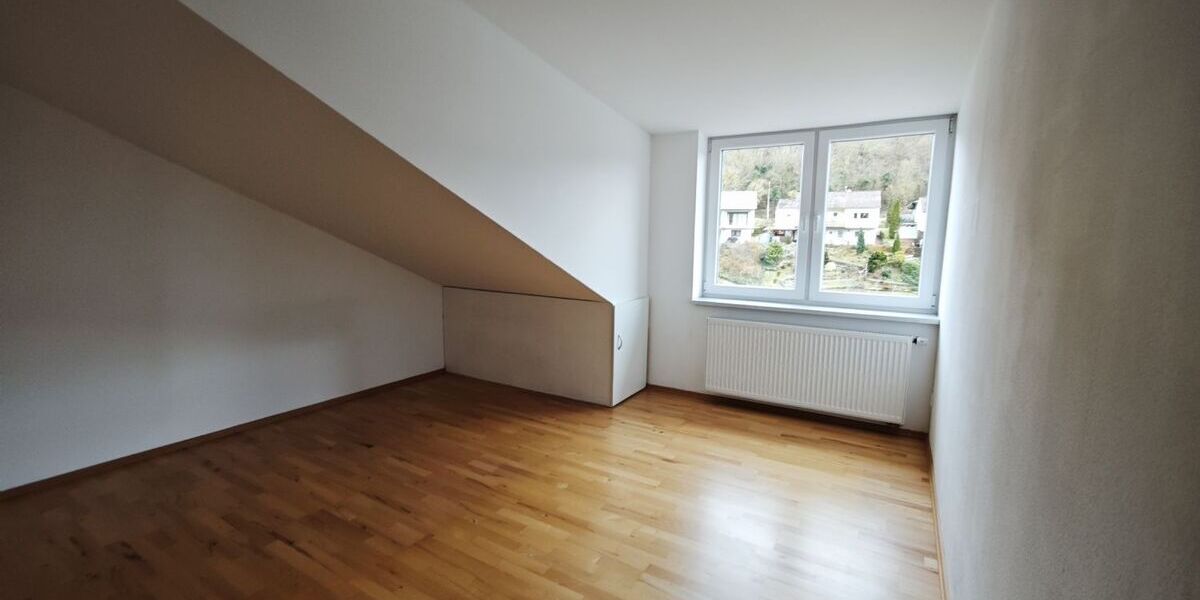 Helle 3-Zimmer-Wohnung in Freudenstein - Dachgeschoßwohnung Knittlingen | Angebot:25098812