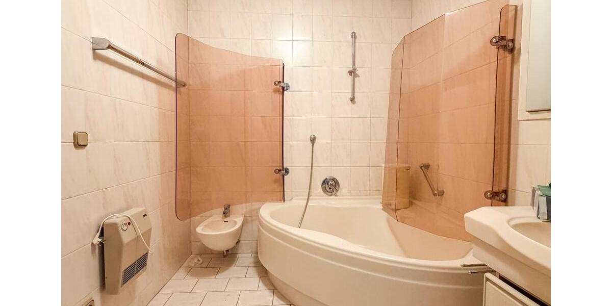 Maisonettenwohnung Tittmoning - 9 Zimmer, 300 m&sup2;, 1.900&euro; | Angebot:25851402