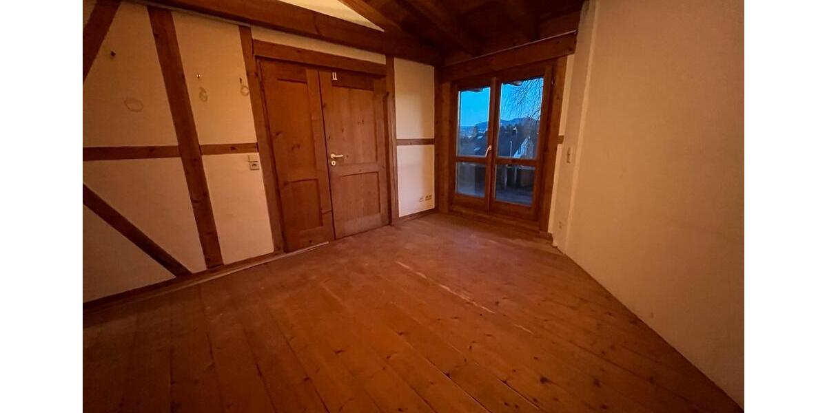 Dachgeschoßwohnung Reutlingen - 2 Zimmer, 70 m&sup2;, 950&euro; | Angebot:24533261
