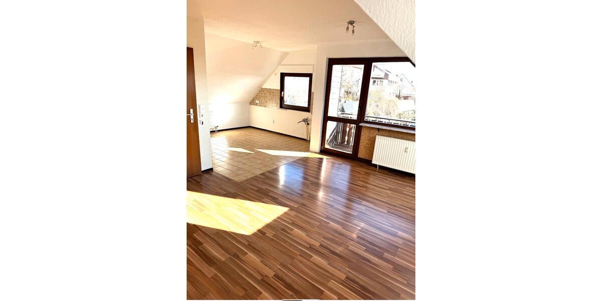 Dachgeschoßwohnung Leonberg - 3 Zimmer, 79 m&sup2;, 800&euro; | Angebot:26561062