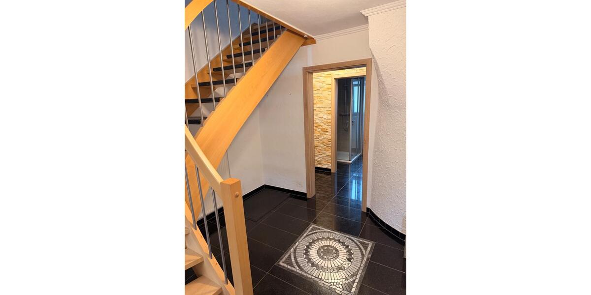 Erdgeschoßwohnung Gerolstein - 4 Zimmer, 120 m&sup2;, 900&euro; | Angebot:26618741