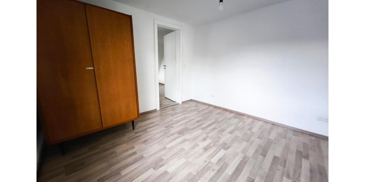 Etagenwohnung Mülsen - 3 Zimmer, 75 m&sup2;, 399&euro; | Angebot:24814201