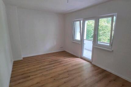 Schöne 3-Zimmerwohnung 70 qm mit Balkon kernsaniert
