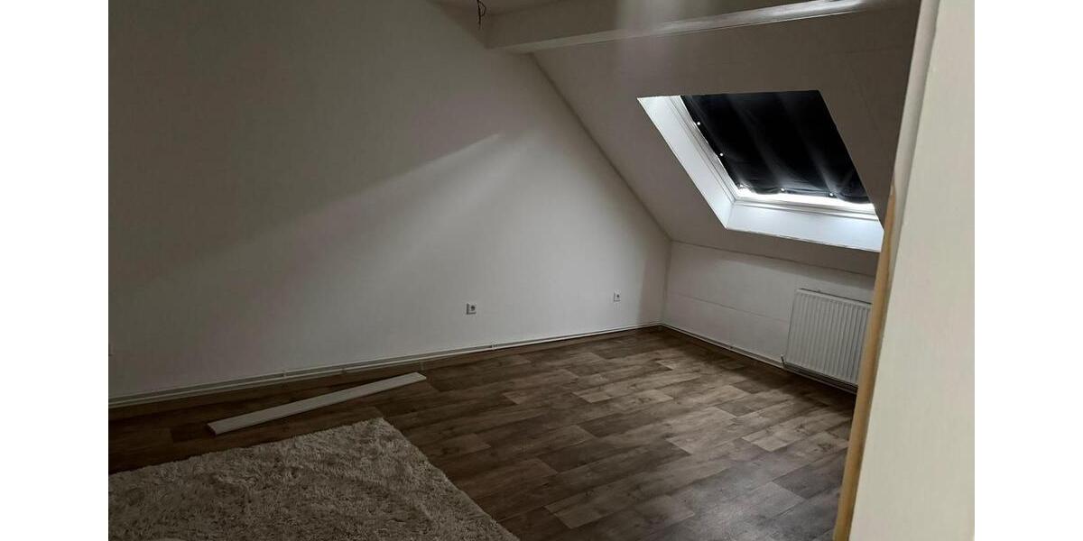 Dachgeschoßwohnung Helmstedt - 3 Zimmer, 75 m&sup2;, 530&euro; | Angebot:24794990