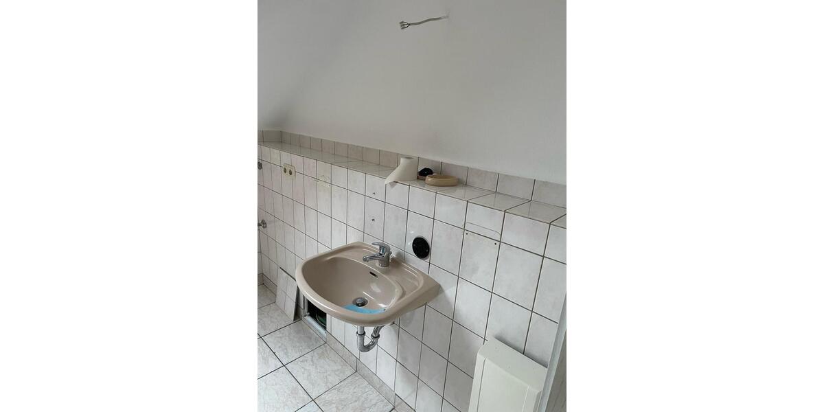 Wunderschön geschnittene Dachwohnung 1 zimmer