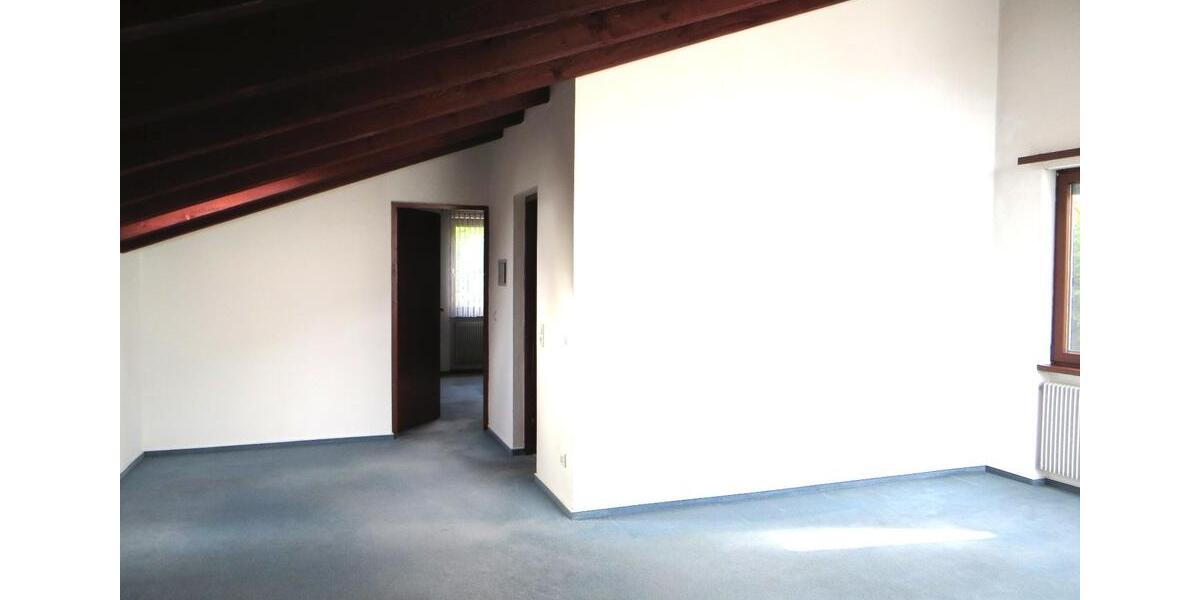 Dachgeschoßwohnung Bensheim - 2 Zimmer, 65 m&sup2;, 780&euro; | Angebot:25261863