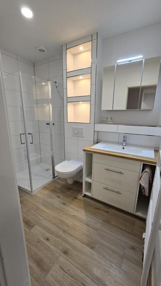 1-Zimmer Whg Renoviert EBK zimmer
