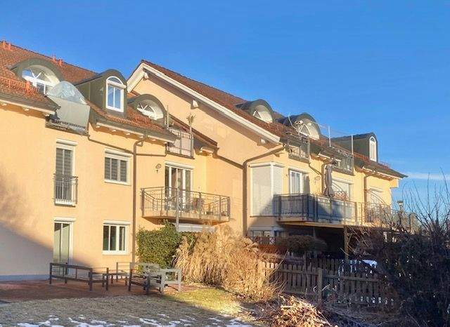 Helles, ruhiges Büro mit Balkon & TG-Stellplatz in Laufen. 1 zimmer