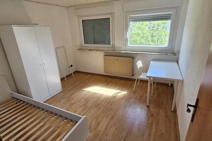 Wg Zimmer möbliert - Zwei Dachterrassen in der Wohnung