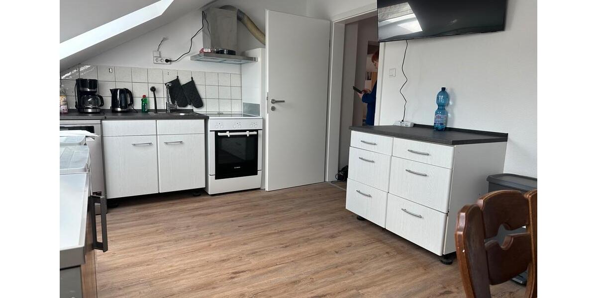 Wohnen auf Zeit Gladenbach - 9 Zimmer, 200 m&sup2;, 18&euro; | Angebot:24245225
